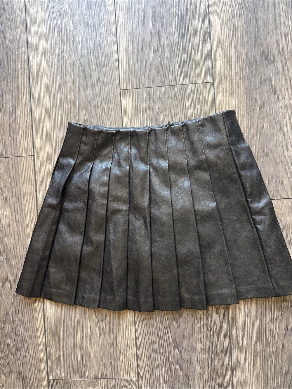 VICI Black vegan Leather Pleated Mini Skirt Women’s Size Small Y2K Preppy Goth - Picture 3 of 8